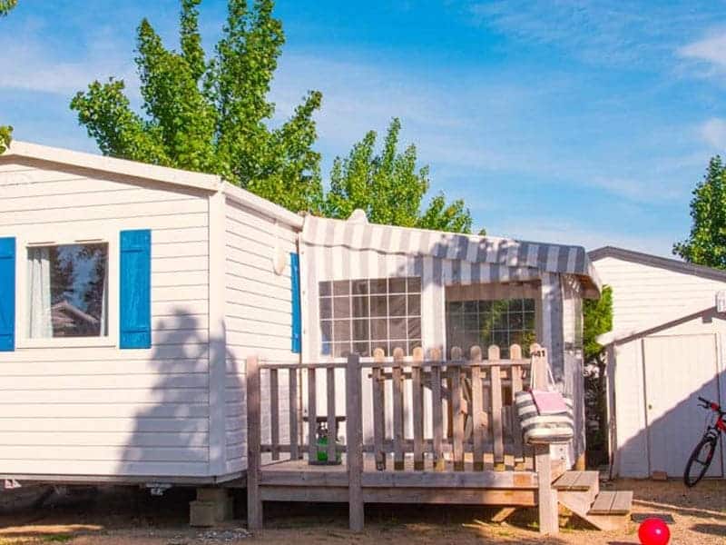 terrasse mobil-home 4 places camping